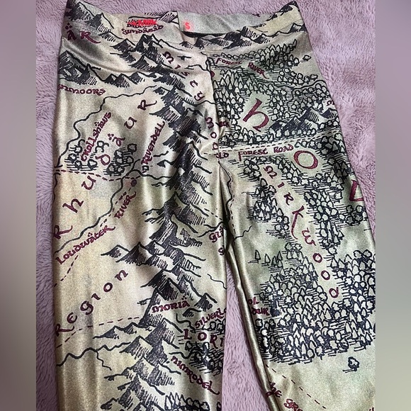 Blackmilk Lord of the Rings Themed Leggings - Picture 3 of 9